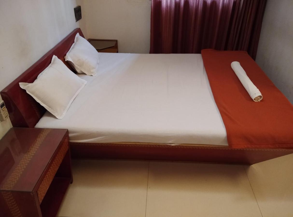 Agrawal Bhavan Budget Stay Only For Indians มุมไบ ภายนอก รูปภาพ