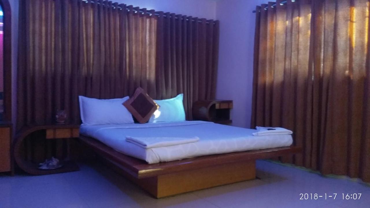 Agrawal Bhavan Budget Stay Only For Indians มุมไบ ภายนอก รูปภาพ