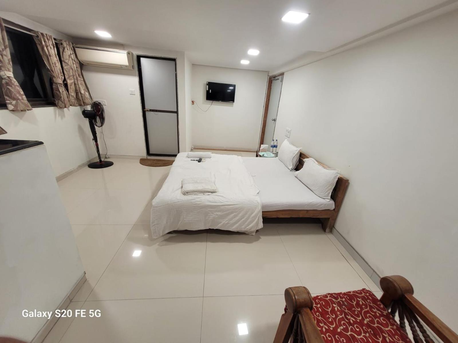 Agrawal Bhavan Budget Stay Only For Indians มุมไบ ภายนอก รูปภาพ